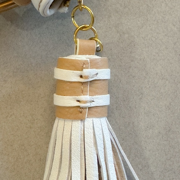 HOBO Large Leather Sheila Satchel NWT - Picture 15 of 15